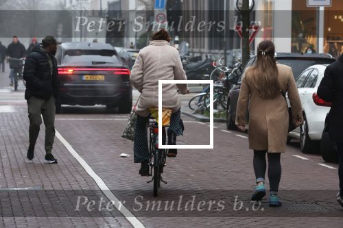 Amsterdam 4 december 2021
Prinses Marilene op de fiets op de pc hooftstraat