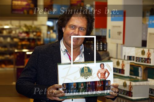 Elst 15 december 2021
Rene Leblanc en zijn vouw in de Albert Heijn met zijn bier .