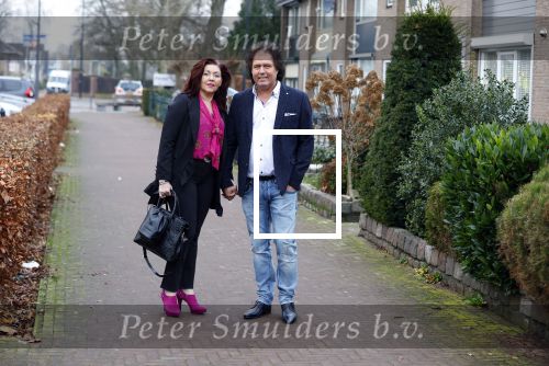 Elst 15 december 2021
Rene Leblanc en zijn vouw in de Albert Heijn met zijn bier .