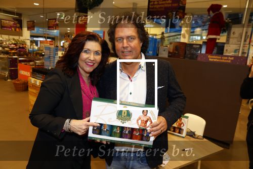 Elst 15 december 2021
Rene Leblanc en zijn vouw in de Albert Heijn met zijn bier .