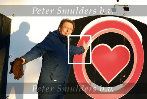 Amsterdam 21 december 2021
Robert ten Brink en zijn vrouw bij opnames all you need is love op museumplein.