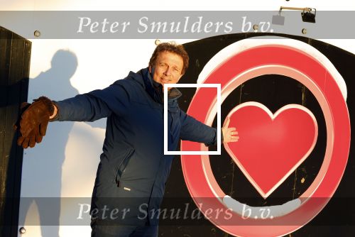 Amsterdam 21 december 2021
Robert ten Brink en zijn vrouw bij opnames all you need is love op museumplein.