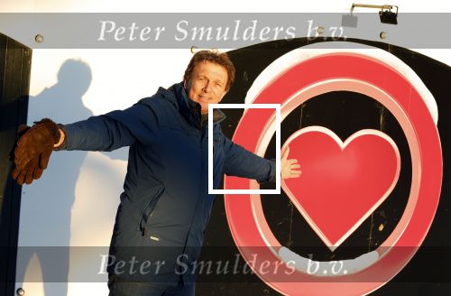 Amsterdam 21 december 2021
Robert ten Brink en zijn vrouw bij opnames all you need is love op museumplein.