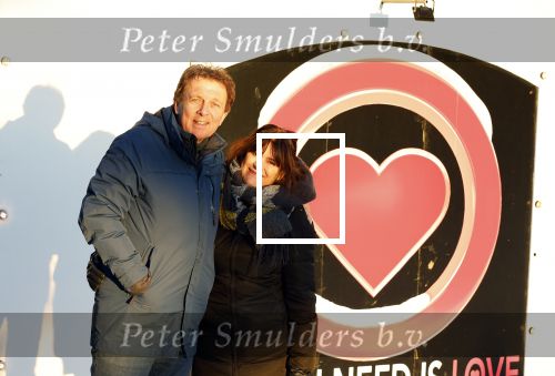 Amsterdam 21 december 2021
Robert ten Brink en zijn vrouw bij opnames all you need is love op museumplein.