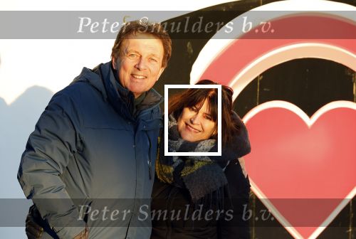 Amsterdam 21 december 2021
Robert ten Brink en zijn vrouw bij opnames all you need is love op museumplein.
