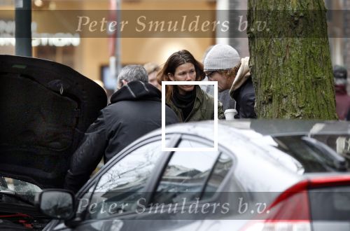 Amsterdam 22 januari 2011
Robine v d Meer met een kapotte auto. Oa Prins Bernhard jr helpt haar.
Peter Smulders bv