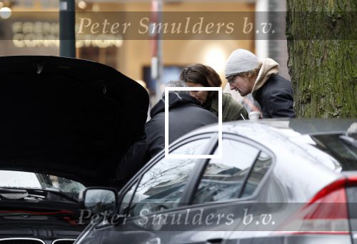 Amsterdam 22 januari 2011
Robine v d Meer met een kapotte auto. Oa Prins Bernhard jr helpt haar.
Peter Smulders bv