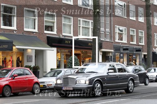 Amsterdam 22 januari 2011
Ronnie Rosenbaum rijdt in zijn Bentley voorbij het huis van Tatjana op de beethovenstraat.
Peter Smulders bv