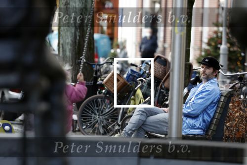 Amsterdam 3 januari 2021
Sander lantinga en zijn vrouw Tessel v d Lugt voor het eerst wandelen met hun dochtertje Lexi . Ook hun andere dochter Cato is erbij.