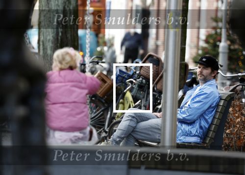 Amsterdam 3 januari 2021
Sander lantinga en zijn vrouw Tessel v d Lugt voor het eerst wandelen met hun dochtertje Lexi . Ook hun andere dochter Cato is erbij.