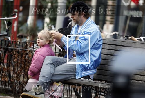 Amsterdam 3 januari 2021
Sander lantiga en zijn vrouw aan het wandelen met hun dochter en baby