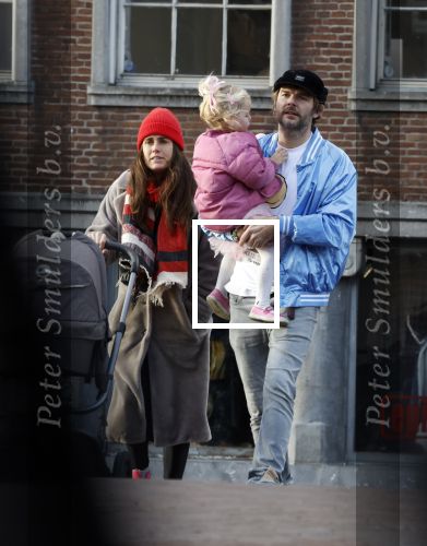 Amsterdam 3 januari 2021
Sander lantiga en zijn vrouw aan het wandelen met hun dochter en baby
