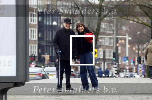 Amsterdam 8 januari 2022
Theo Heuft met zijn partner Monique  op straat in Amsterdam zuid