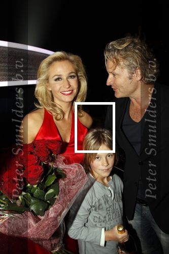 Ede 21 januari 2011
Finale van TVOH The voice of Holland in Ede gepresenteerd door Wendy v Dijk en Martijn Krabbe. Ben Saunders wint uiteindelijk. Wendy werd om 12 uur 40 en Erland Galjaard en Sem v Dijk waren erbij
Peter Smulders bv
