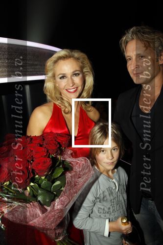 Ede 21 januari 2011
Finale van TVOH The voice of Holland in Ede gepresenteerd door Wendy v Dijk en Martijn Krabbe. Ben Saunders wint uiteindelijk. Wendy werd om 12 uur 40 en Erland Galjaard en Sem v Dijk waren erbij
Peter Smulders bv