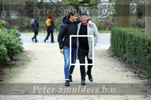 Amsterdam 18 december 2021
Wolter Kroes en zijn broer aan het wanelen in het vondelpark.