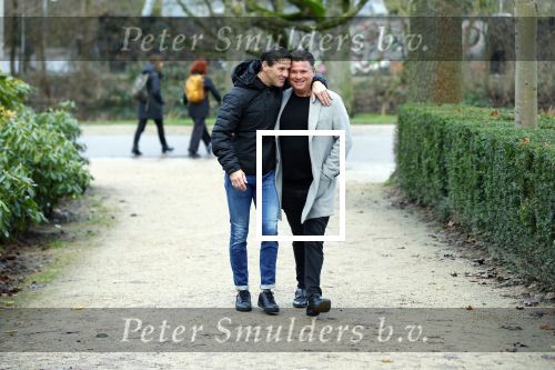 Amsterdam 18 december 2021
Wolter Kroes en zijn broer aan het wanelen in het vondelpark.