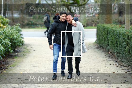 Amsterdam 18 december 2021
Wolter Kroes en zijn broer aan het wanelen in het vondelpark.