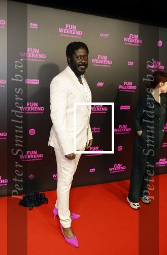 Amsterdam 16 januari 2023
Premiere Fijn weekend in Tuschinski.
De cast bestaat uit oa Sarah Chronis Carolien Spoor Jon karthaus Lisa Zweerman Steef de Bot Kay Greidanus en Aus Greidanus sr. Andre Dongelmans  droeg roze schoenen  pumps