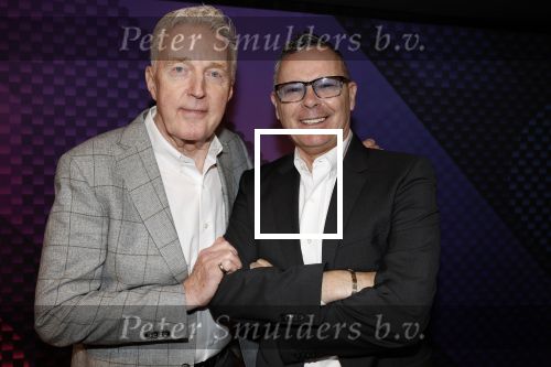 Hilversum 9 januari 2023
Arjan Lubach wordt bij beeld en Geluid gekozen tot mediapersoon van 2022. Andre v Duin reikt hem de prijs uit .
