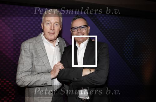 Hilversum 9 januari 2023
Arjan Lubach wordt bij beeld en Geluid gekozen tot mediapersoon van 2022. Andre v Duin reikt hem de prijs uit .