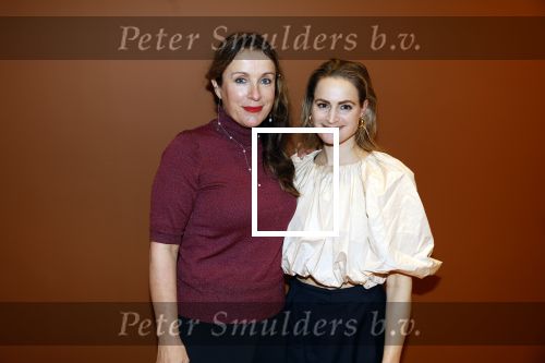Amsterdam 23 december 2022
Premiere Francis v Broekhuizen in Beurs v Berlage.
Annick Boer met een vriendin