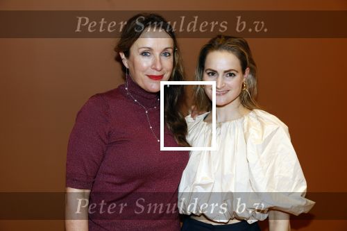 Amsterdam 23 december 2022
Premiere Francis v Broekhuizen in Beurs v Berlage.
Annick Boer met een vriendin