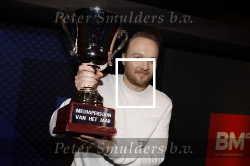 Hilversum 9 januari 2023
Arjan Lubach wordt bij beeld en Geluid gekozen tot mediapersoon van 2022. Andre v Duin reikt hem de prijs uit .