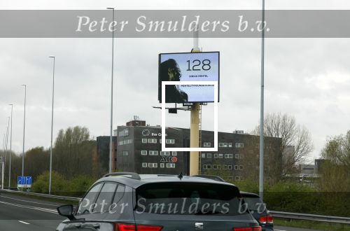 Amsterdam 5 en 6 april 2022
Abri naast A10 van Bibian Mentel haar boek