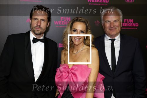 Amsterdam 16 januari 2023
Premiere Fijn weekend in Tuschinski.
De cast bestaat uit oa Sarah Chronis Carolien Spoor Jon karthaus Lisa Zweerman Steef de Bot Kay Greidanus en Aus Greidanus sr. Bob Sikkes (rechts) met Roos Reedijk en....