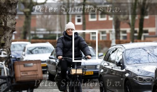 Amsterdam 4 januari 2023
Caroline Tensen op haar electrische v Moof fiets in Amsterdam zuid.