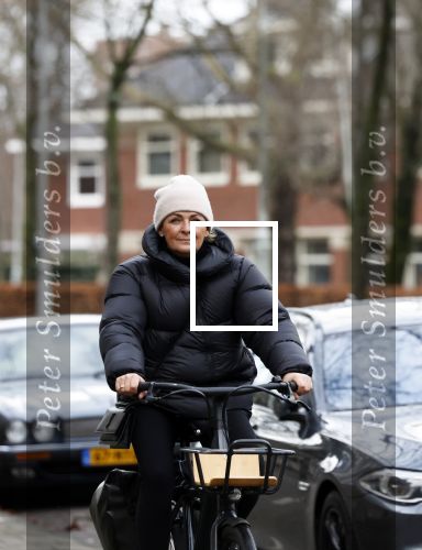 Amsterdam 4 januari 2023
Caroline Tensen op haar electrische v Moof fiets in Amsterdam zuid.