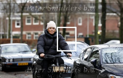 Amsterdam 4 januari 2023
Caroline Tensen op haar electrische v Moof fiets in Amsterdam zuid.