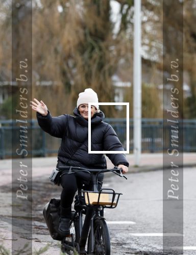 Amsterdam 4 januari 2023
Caroline Tensen op haar electrische v Moof fiets in Amsterdam zuid.