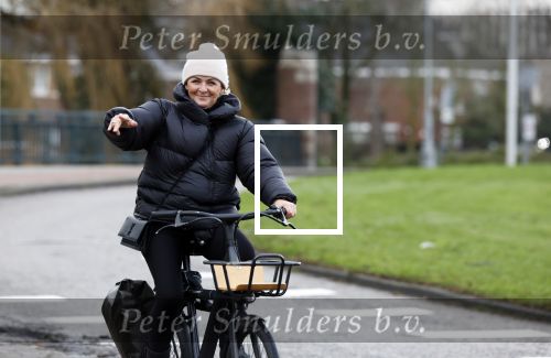 Amsterdam 4 januari 2023
Caroline Tensen op haar electrische v Moof fiets in Amsterdam zuid.