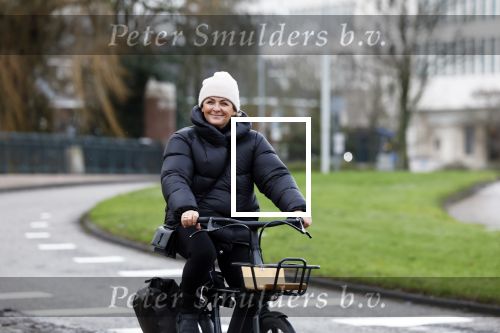 Amsterdam 4 januari 2023
Caroline Tensen op haar electrische v Moof fiets in Amsterdam zuid.