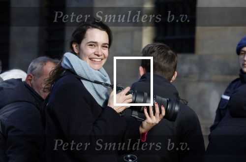 Amsterdam 17 januari 2023
Nieuwjaarsreceptie van Koning Willem Alexander en Koningin Maxima op paleis op de dam.
Davide Heijmans de vrouw van Thierry Baudet is daar aan het fotograferen.