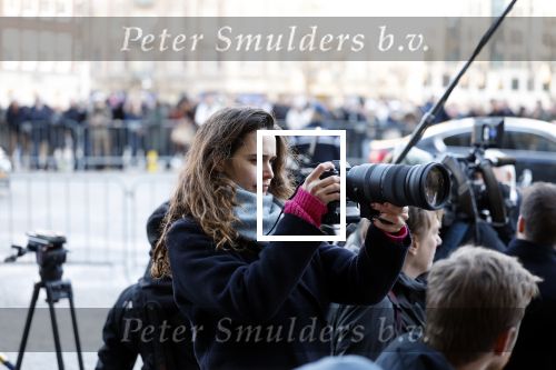 Amsterdam 17 januari 2023
Nieuwjaarsreceptie van Koning Willem Alexander en Koningin Maxima op paleis op de dam.
Davide Heijmans de vrouw van Thierry Baudet is daar aan het fotograferen.