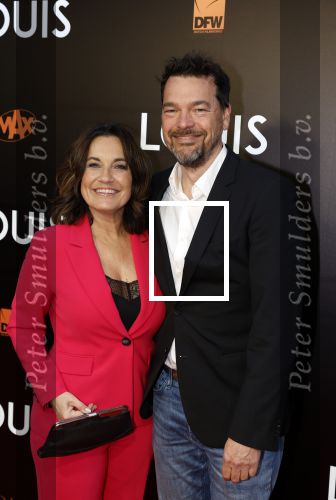 Amsterdam 11 april 2022
Premiere documentaire Louis  over het leven van Louis v Gaal in Tuschinski. Louis kwam samen met zijn vrouw Truus. Dione de Graaff met partner Nando Boers
