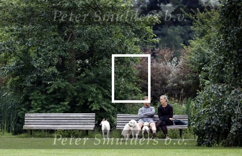Amsterdam 19 juni 2022
Dirk Kuyt met vriendin in park in Amsterdam
