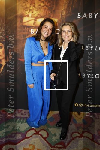 Amsterdam 9 januari 2022
Premiere Babylon in Tuschinski.
Elle v Rijn met haar dochter