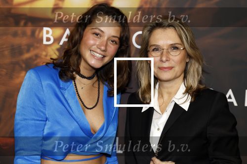 Amsterdam 9 januari 2022
Premiere Babylon in Tuschinski.
Elle v Rijn met haar dochter