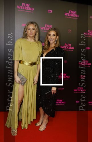 Amsterdam 16 januari 2023
Premiere Fijn weekend in Tuschinski.
De cast bestaat uit oa Sarah Chronis Carolien Spoor Jon karthaus Lisa Zweerman Steef de Bot Kay Greidanus en Aus Greidanus sr. Ellen Hoog met een vriendin