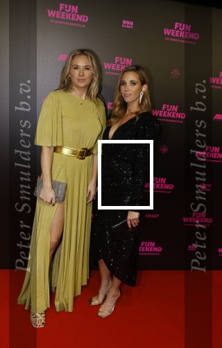 Amsterdam 16 januari 2023
Premiere Fijn weekend in Tuschinski.
De cast bestaat uit oa Sarah Chronis Carolien Spoor Jon karthaus Lisa Zweerman Steef de Bot Kay Greidanus en Aus Greidanus sr. Ellen Hoog met een vriendin