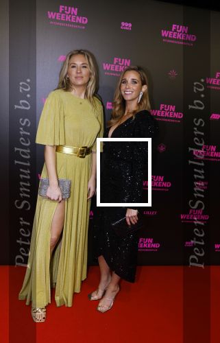 Amsterdam 16 januari 2023
Premiere Fijn weekend in Tuschinski.
De cast bestaat uit oa Sarah Chronis Carolien Spoor Jon karthaus Lisa Zweerman Steef de Bot Kay Greidanus en Aus Greidanus sr. Ellen Hoog met een vriendin