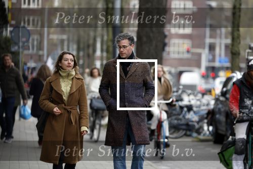 Amsterdam 6 april 2022
Erik Dijkstra met (een) vriendin op straat in Amsterdam zuid.