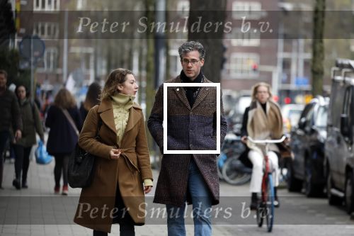 Amsterdam 6 april 2022
Erik Dijkstra met (een) vriendin op straat in Amsterdam zuid.