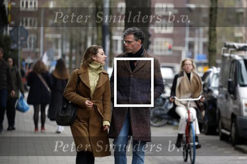 Amsterdam 6 april 2022
Erik Dijkstra met (een) vriendin op straat in Amsterdam zuid.