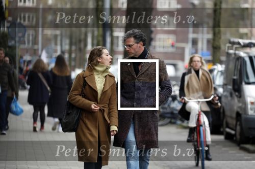 Amsterdam 6 april 2022
Erik Dijkstra met (een) vriendin op straat in Amsterdam zuid.