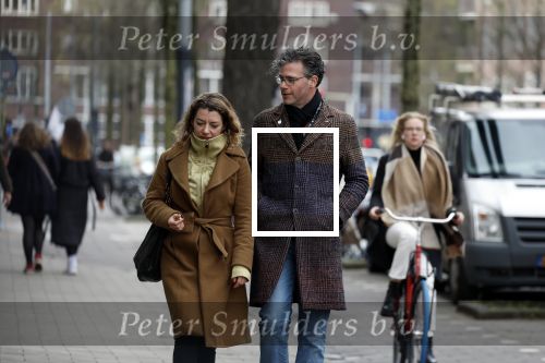 Amsterdam 6 april 2022
Erik Dijkstra met (een) vriendin op straat in Amsterdam zuid.